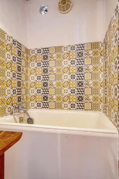 Chambre Atypique Dans Cafe Healthy Saint-Paul-de-Vence Exterior photo